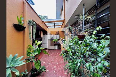 Casa à venda com 197m², 3 quartos e 1 vaga Casa à venda com 197m², 3 quartos e 1 vagaQuintal