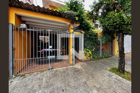 Casa à venda com 197m², 3 quartos e 1 vaga Casa à venda com 197m², 3 quartos e 1 vagaFachada