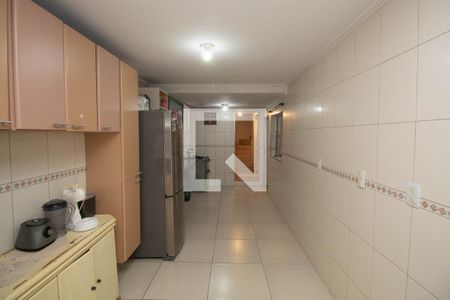 Casa à venda com 180m², 4 quartos e 2 vagas Casa à venda com 180m², 4 quartos e 2 vagasCozinha