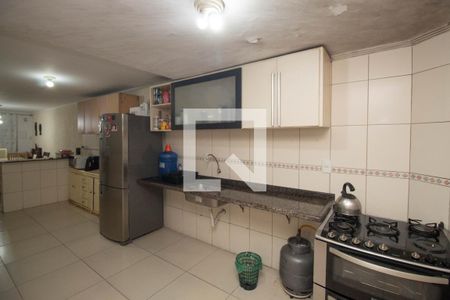 Casa à venda com 180m², 4 quartos e 2 vagas Casa à venda com 180m², 4 quartos e 2 vagasCozinha