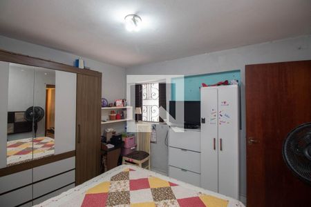 Casa à venda com 180m², 4 quartos e 2 vagas Casa à venda com 180m², 4 quartos e 2 vagasQuarto 2