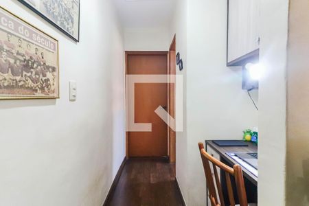 Casa de condomínio à venda com 300m², 3 quartos e 2 vagas Casa de condomínio à venda com 300m², 3 quartos e 2 vagasCorredor Quartos