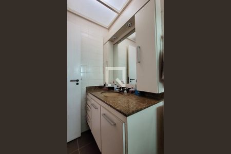 Apartamento à venda com 240m², 4 quartos e 2 vagasBanheiro da suíte 2