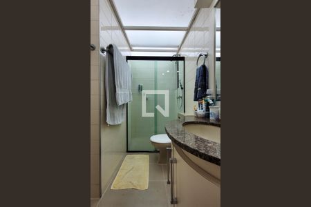 Apartamento à venda com 240m², 4 quartos e 2 vagasBanheiro da suíte