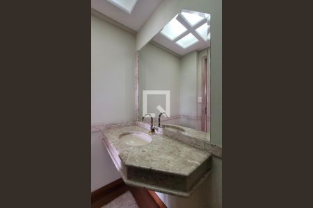 Apartamento à venda com 240m², 4 quartos e 2 vagasLavabo