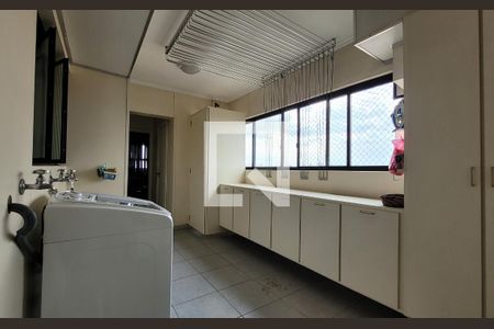 Apartamento à venda com 240m², 4 quartos e 2 vagasLavanderia