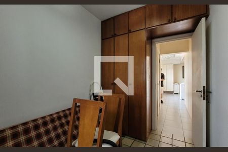 Apartamento à venda com 240m², 4 quartos e 2 vagasQuarto de serviço