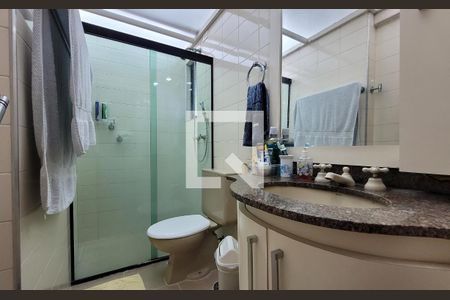 Apartamento à venda com 240m², 4 quartos e 2 vagasBanheiro da suíte