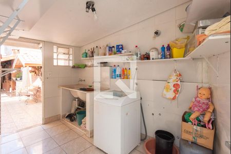 Casa à venda com 280m², 3 quartos e 2 vagas Casa à venda com 280m², 3 quartos e 2 vagasLavanderia