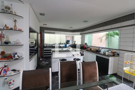 Casa à venda com 550m², 3 quartos e 6 vagasCozinha