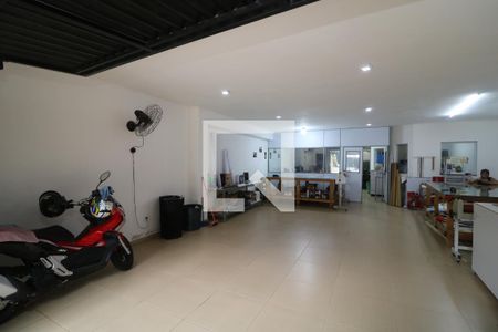 Casa à venda com 550m², 3 quartos e 6 vagasÁrea comum