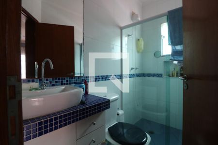 Casa à venda com 550m², 3 quartos e 6 vagasQuarto 2 Banheiro