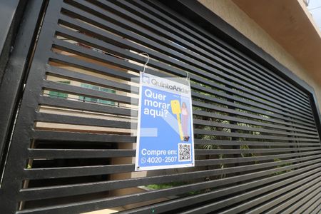 Casa à venda com 550m², 3 quartos e 6 vagasPlaquinha 