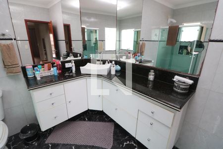 Casa à venda com 550m², 3 quartos e 6 vagasQuarto 1 Banheiro