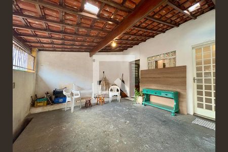 Casa à venda com 76m², 2 quartos e 2 vagas Casa à venda com 76m², 2 quartos e 2 vagasGaragem