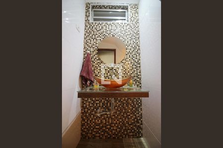 Casa à venda com 169m², 3 quartos e 2 vagasLavabo 