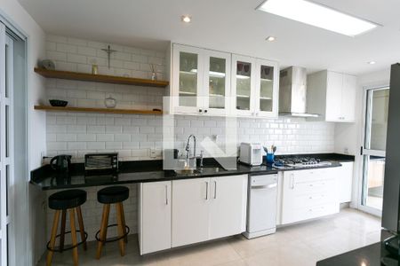Apartamento à venda com 197m², 4 quartos e 3 vagas Apartamento à venda com 197m², 4 quartos e 3 vagasCozinha