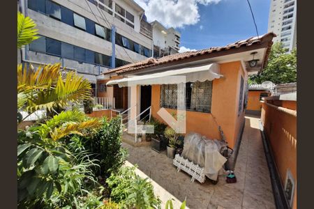 Casa à venda com 384m², 2 quartos e 4 vagas Casa à venda com 384m², 2 quartos e 4 vagasÁrea comum