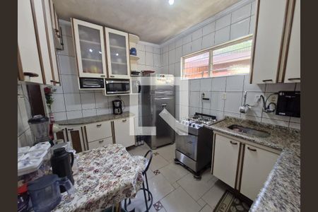 Casa à venda com 384m², 2 quartos e 4 vagas Casa à venda com 384m², 2 quartos e 4 vagasCozinha