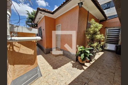 Casa à venda com 384m², 2 quartos e 4 vagas Casa à venda com 384m², 2 quartos e 4 vagasÁrea comum