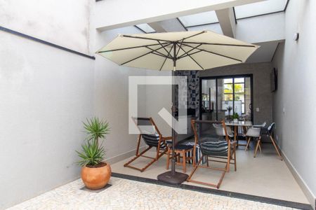 Casa de condomínio à venda com 160m², 3 quartos e 4 vagas Casa de condomínio à venda com 160m², 3 quartos e 4 vagasÁrea Gourmet