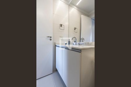 Apartamento à venda com 69m², 2 quartos e 1 vaga Apartamento à venda com 69m², 2 quartos e 1 vagaBanheiro 2