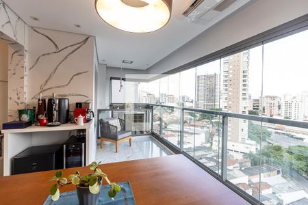 Apartamento à venda com 69m², 2 quartos e 1 vaga Apartamento à venda com 69m², 2 quartos e 1 vagaVaranda - Sala