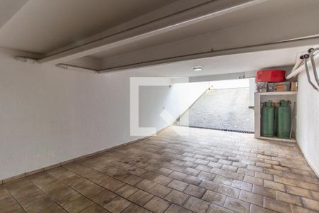 Casa à venda com 238m², 4 quartos e 2 vagas Casa à venda com 238m², 4 quartos e 2 vagasGaragem