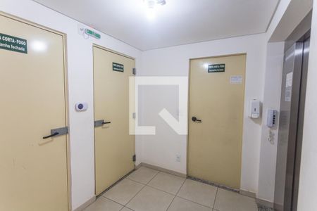 Apartamento à venda com 70m², 3 quartos e 2 vagas Apartamento à venda com 70m², 3 quartos e 2 vagasHall de Entrada
