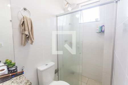 Apartamento à venda com 70m², 3 quartos e 2 vagas Apartamento à venda com 70m², 3 quartos e 2 vagasBanheiro da Suíte