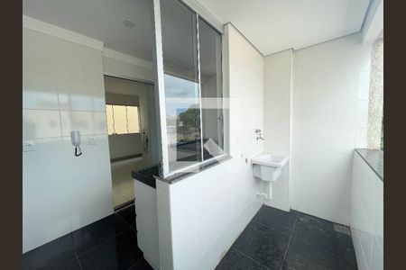 Apartamento à venda com 68m², 3 quartos e 1 vagaÁrea de serviço