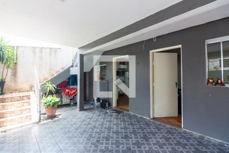 Casa à venda com 100m², 4 quartos e 1 vaga Casa à venda com 100m², 4 quartos e 1 vagaQuintal