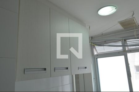 Apartamento à venda com 79m², 3 quartos e 1 vagaÁrea de Serviço