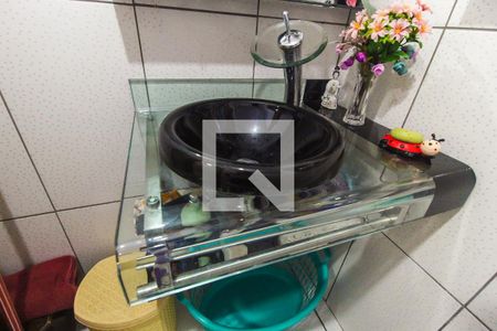 Casa à venda com 112m², 4 quartos e 3 vagas Casa à venda com 112m², 4 quartos e 3 vagasBanheiro 2