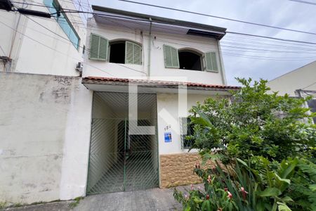 Casa à venda com 217m², 3 quartos e 1 vaga Casa à venda com 217m², 3 quartos e 1 vagaFachada