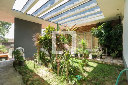Casa à venda com 337m², 3 quartos e 4 vagasQuintal
