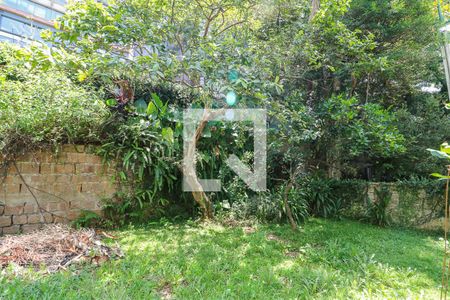 Casa à venda com 337m², 3 quartos e 4 vagasFundos