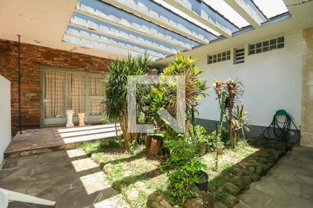 Casa à venda com 337m², 3 quartos e 4 vagasQuintal