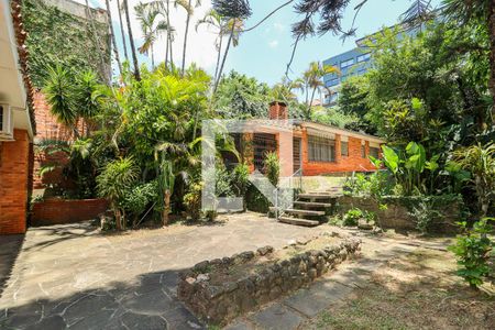 Casa à venda com 337m², 3 quartos e 4 vagasQuintal fundos