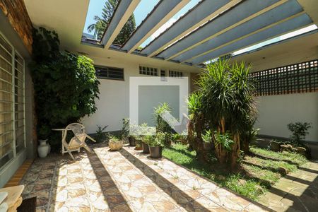 Casa à venda com 337m², 3 quartos e 4 vagasQuintal