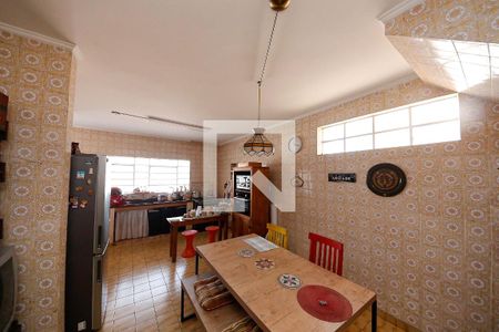 Casa à venda com 317m², 4 quartos e 2 vagas Casa à venda com 317m², 4 quartos e 2 vagasCozinha