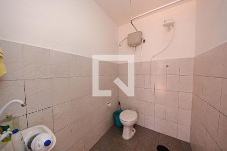 Casa à venda com 317m², 4 quartos e 2 vagas Casa à venda com 317m², 4 quartos e 2 vagasBanheiro de Serviço