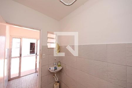 Casa à venda com 317m², 4 quartos e 2 vagas Casa à venda com 317m², 4 quartos e 2 vagasBanheiro de Serviço