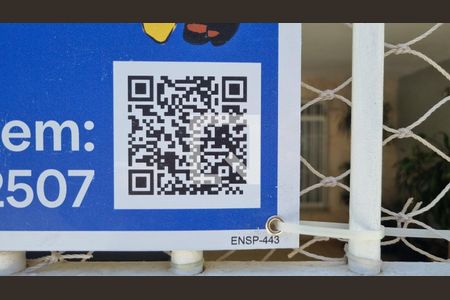 Casa à venda com 317m², 4 quartos e 2 vagas Casa à venda com 317m², 4 quartos e 2 vagasFachada