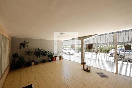 Casa à venda com 317m², 4 quartos e 2 vagas Casa à venda com 317m², 4 quartos e 2 vagasGaragem