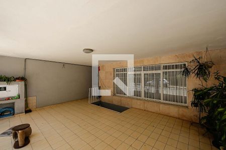 Casa à venda com 317m², 4 quartos e 2 vagas Casa à venda com 317m², 4 quartos e 2 vagasGaragem