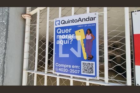 Casa à venda com 317m², 4 quartos e 2 vagas Casa à venda com 317m², 4 quartos e 2 vagasFachada