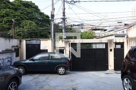 Casa para alugar com 60m², 2 quartos e 1 vagaÁrea comum - Estacionamento
