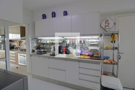 Apartamento à venda com 267m², 4 quartos e 4 vagasCozinha