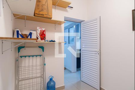 Apartamento à venda com 180m², 3 quartos e 1 vaga Apartamento à venda com 180m², 3 quartos e 1 vagaEscritório